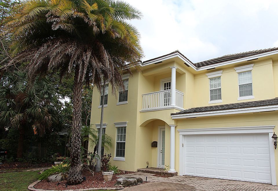 1st image of 609 SW 16th Ct