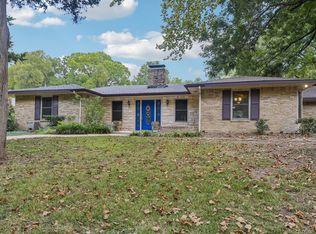 326 S Houston School Rd, Lancaster, TX 75146