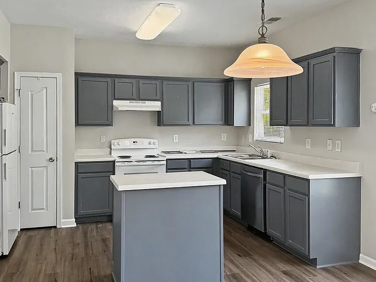 2717 Forest Grove Ct — Photo 13