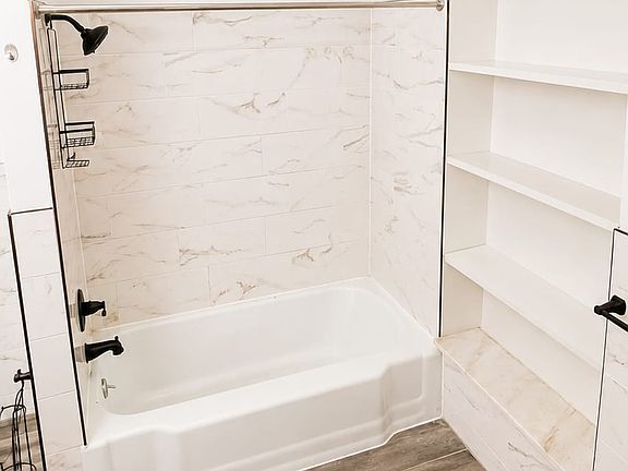 5th image of 136 S 5th St APT 2