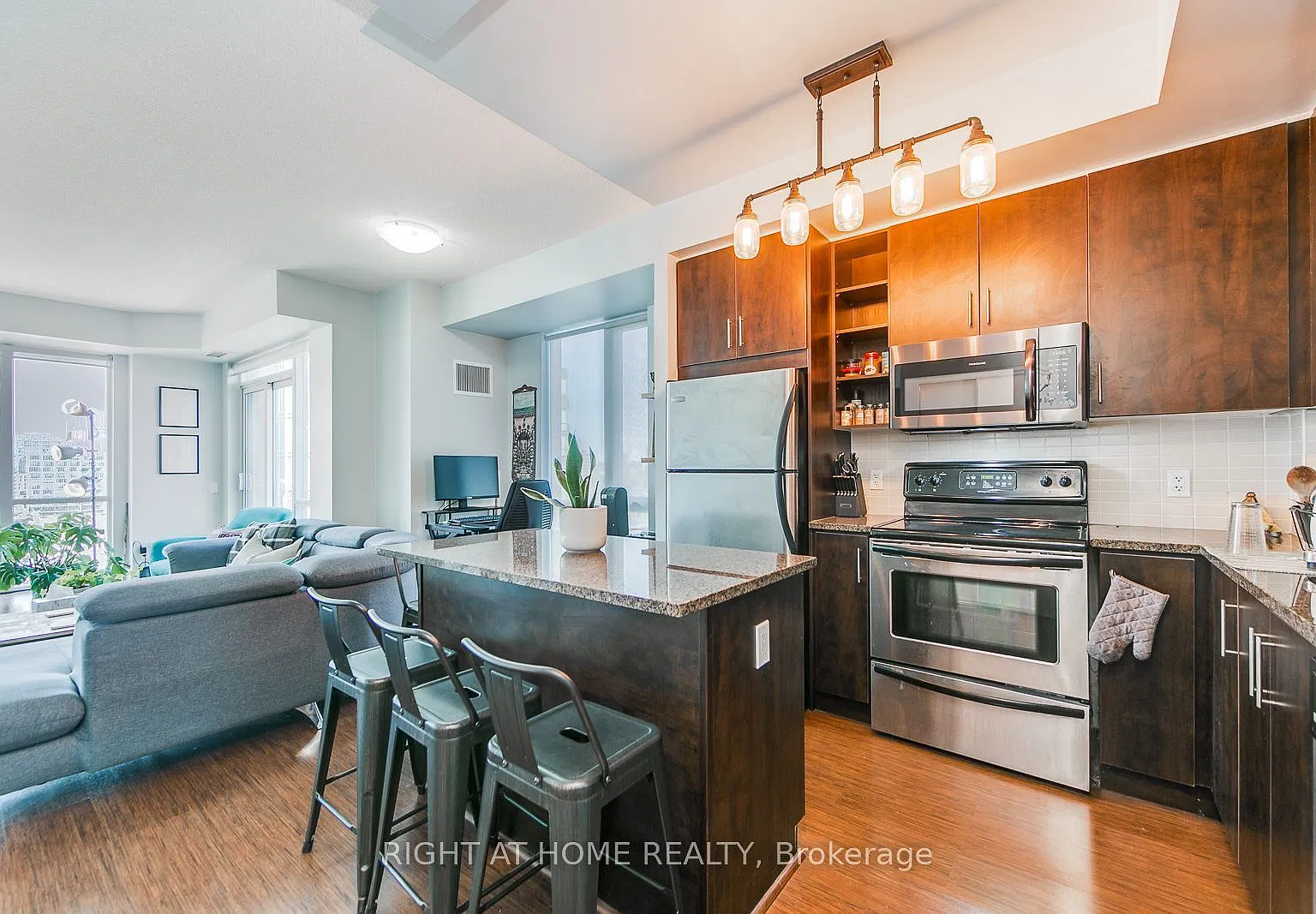 1 bed, $2,600 — Photo 2