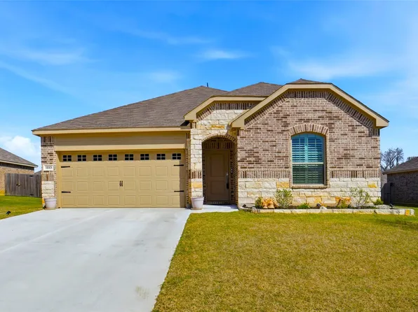 1333 Almond Rd, Azle, TX 76020