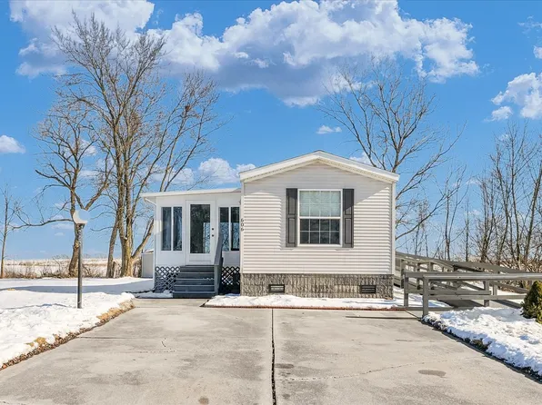 606 Bureau Ct, Mahomet, IL 61853