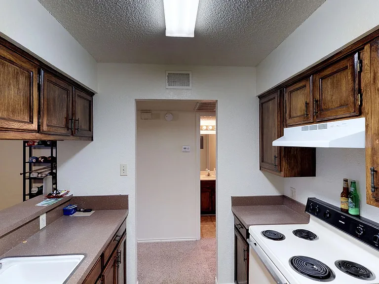 800 Eagle Dr — Photo 14