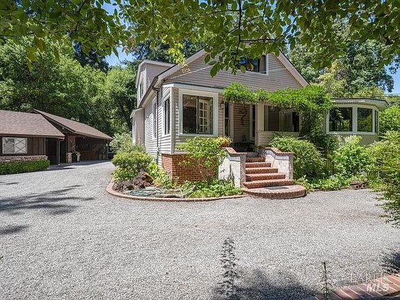 5th image of 48 - 52 Redwood Drive