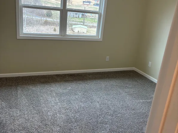 135 Old Fall Creek Rd, Blountville, TN 37617