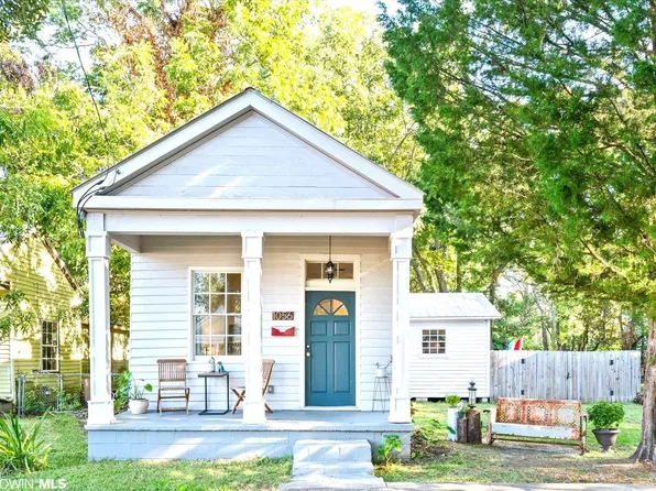 1056 Elmira St, Mobile, AL 36604
