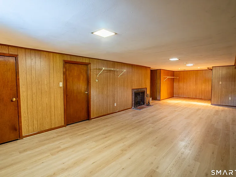 501 Lambert Rd — Photo 15