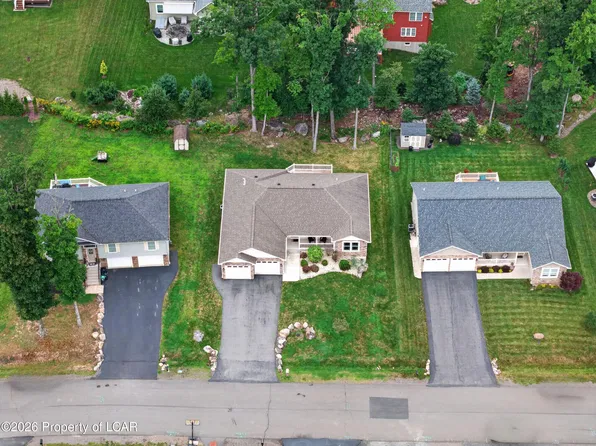 54 Woodcrest Ave, Mountain Top, PA 18707