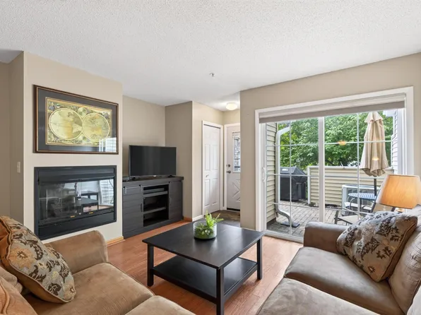 2210 Ranchview Ln N Unit 127, Plymouth, MN 55447