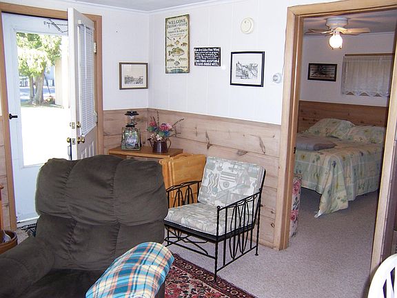 5th image of 630 Houghton Lake Dr Unit B