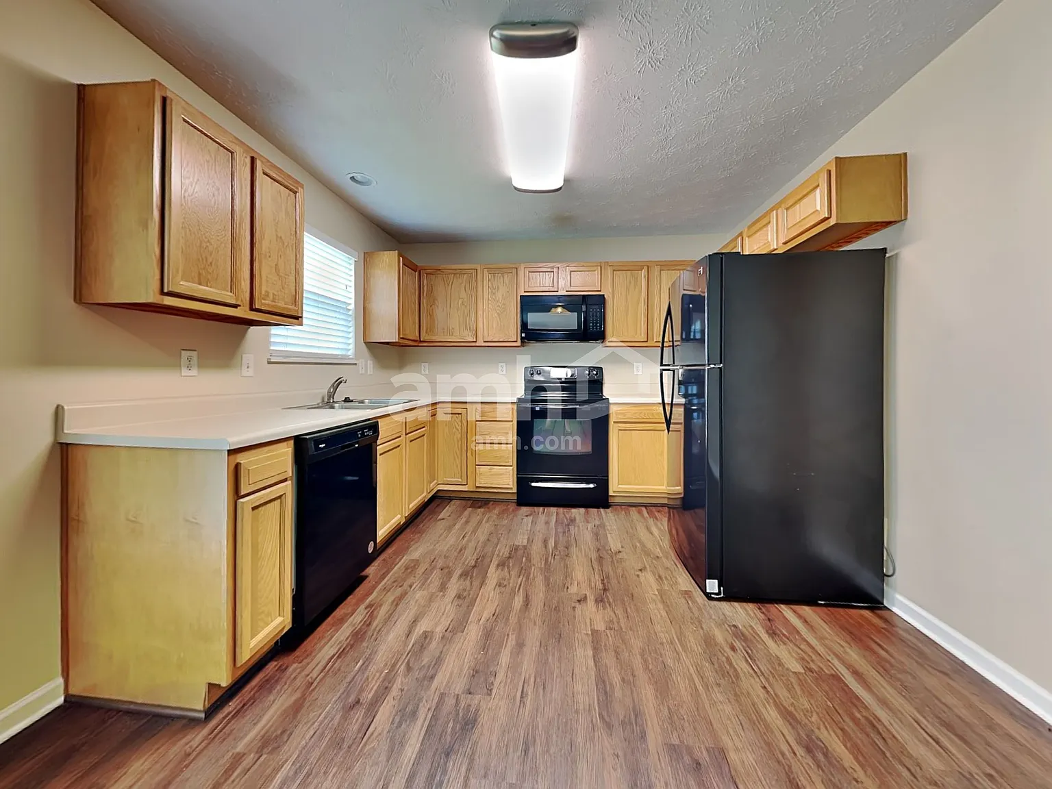 3 bed, 2.5 bath, 2126 sqft, $2,520 — Photo 3