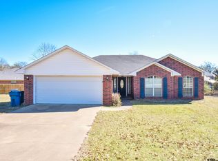 208 Robyn Ln, Lindale, TX 75771