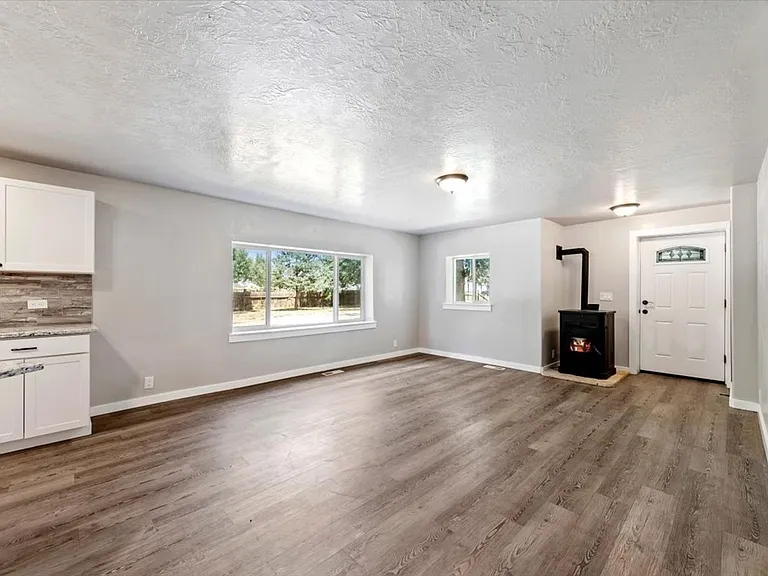 297 Bard Ave — Photo 7