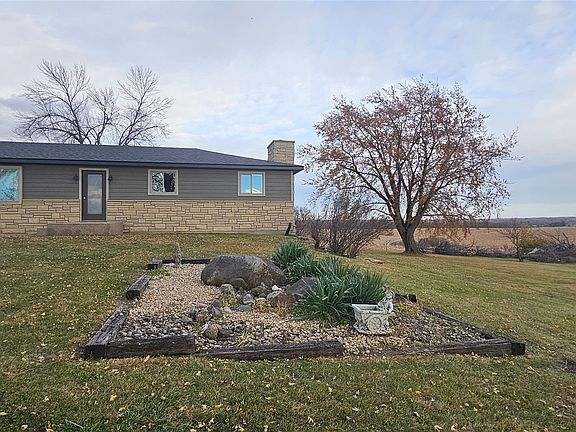 5th image of 4065 Labarge Rd