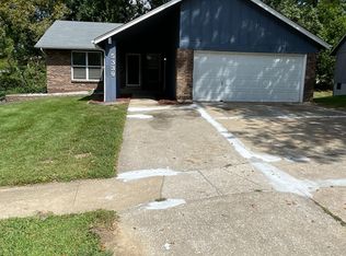 5339 Trailoaks Dr, Florissant, MO 63033