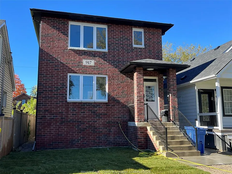 917 McKay Ave #2