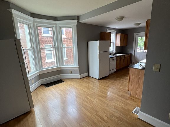 2nd image of 26 E Patterson Ave