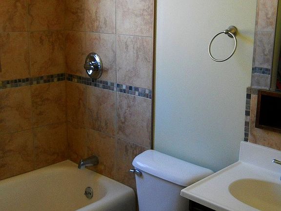 2nd image of 4346 Saint Lawrence Ave #2