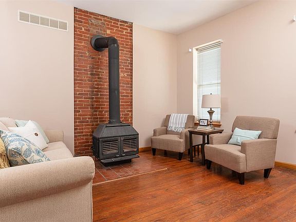 3rd image of 1113 Lynch St