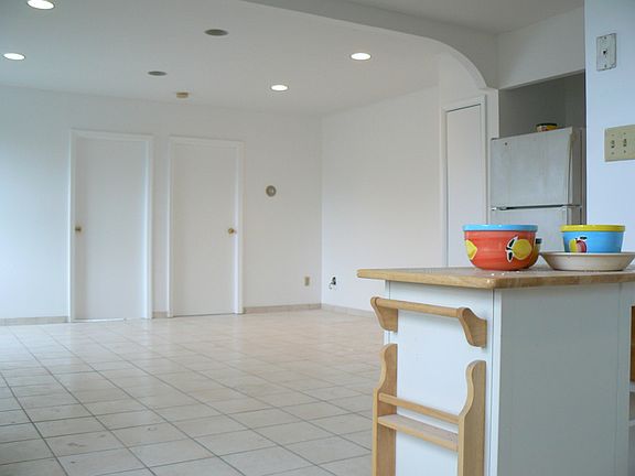 2nd image of 172 Sackett St