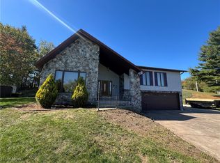 3 Crestview Mnr, Newcomerstown, OH 43832