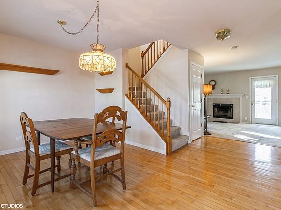 3rd image of 415 Reagan Dr