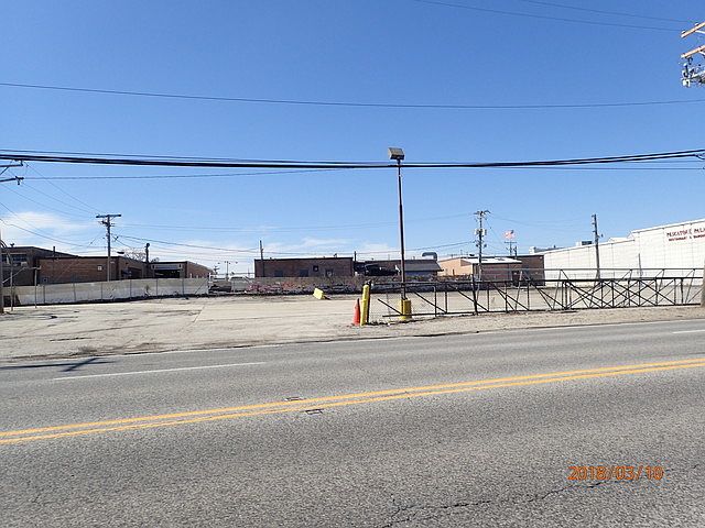 2nd image of 3380 River Rd