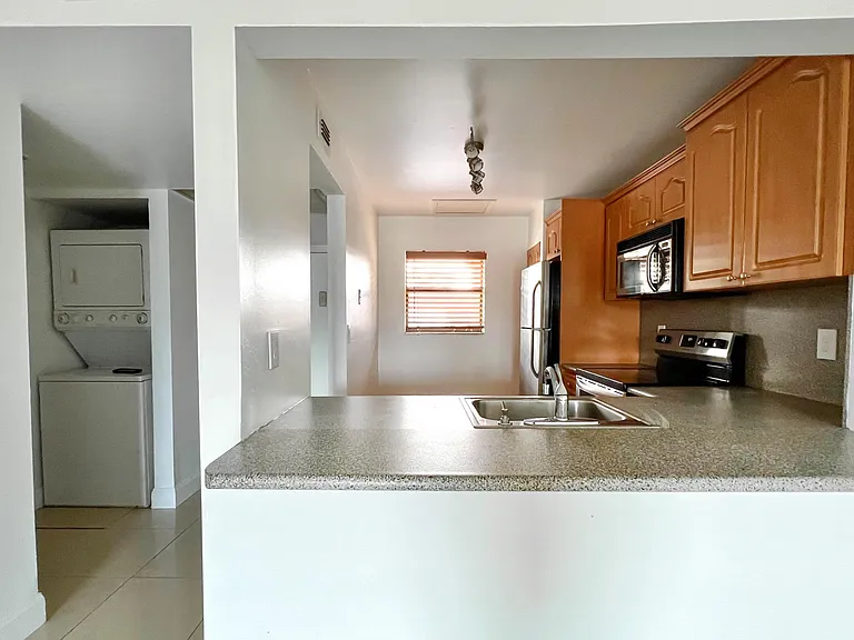 860 NE 207th Ter #8-204 — Photo 5