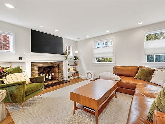 2nd image of 34 Academy St