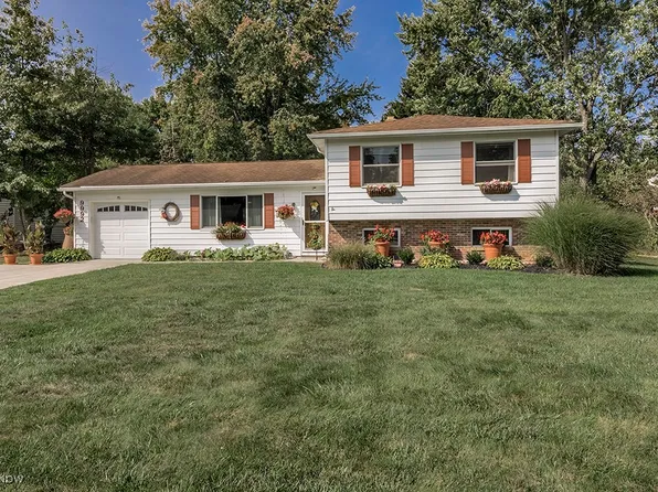9992 Belmeadow Dr, Twinsburg, OH 44087