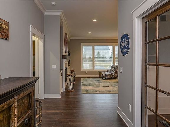 3rd image of 6090 N Sleepy Hollow Lane