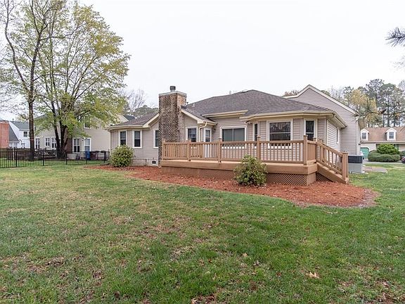 3rd image of 628 Aguila Dr