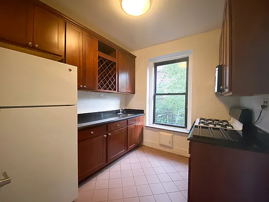 Rented by Reliance USA Inc | media 10