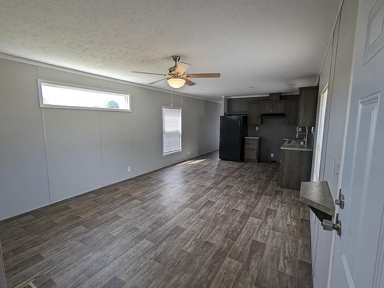 154 Callaway Ln — Photo 43