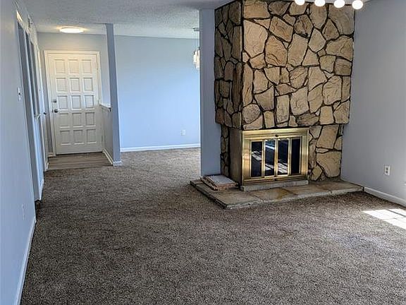 5th image of 8560 Park Ln #237