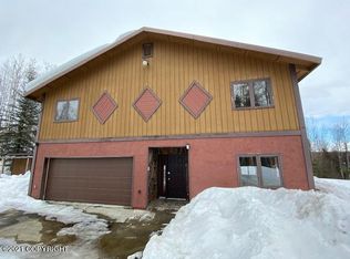 9961 N Buckingham Palace Rd, Willow, AK 99688