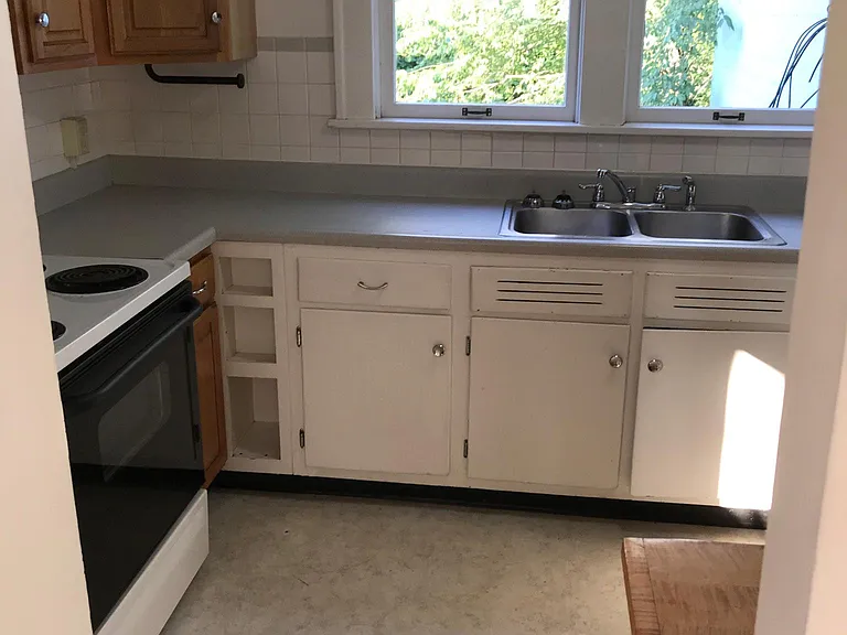 329 Maple Ave — Photo 4