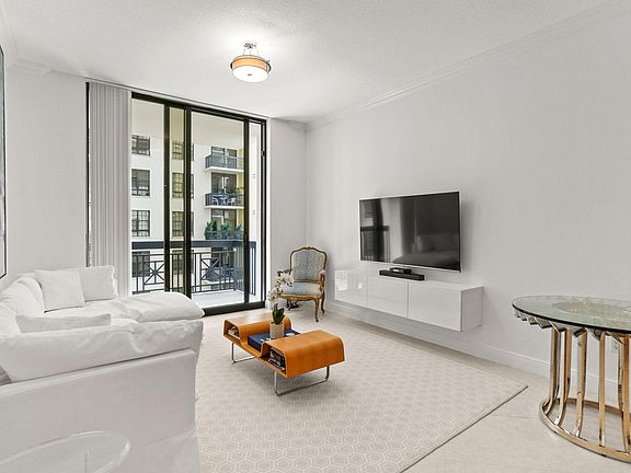 4th image of 701 S Olive Avenue #1206