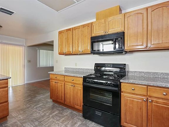 5th image of 8420 Falkirk Dr
