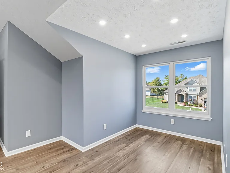 7975 Meadow Bend Cir — Photo 50