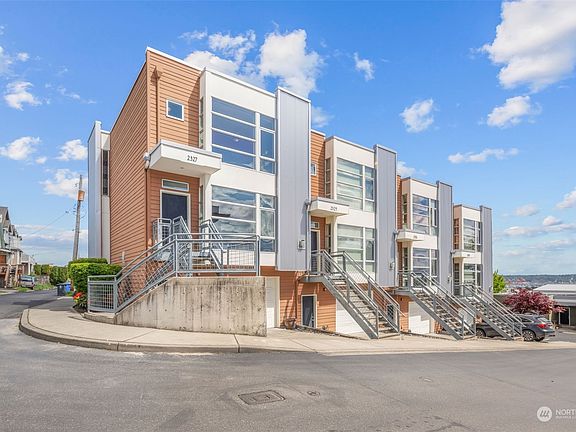 4th image of 2327 Yakima Court