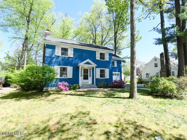 6 Woodridge Road, Delmar, NY 12054