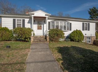 562 Sanford Rd, Westport, MA 02790