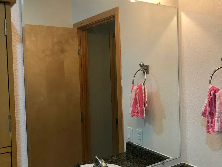 730 NW Naito Pkwy #E25 — Photo 12