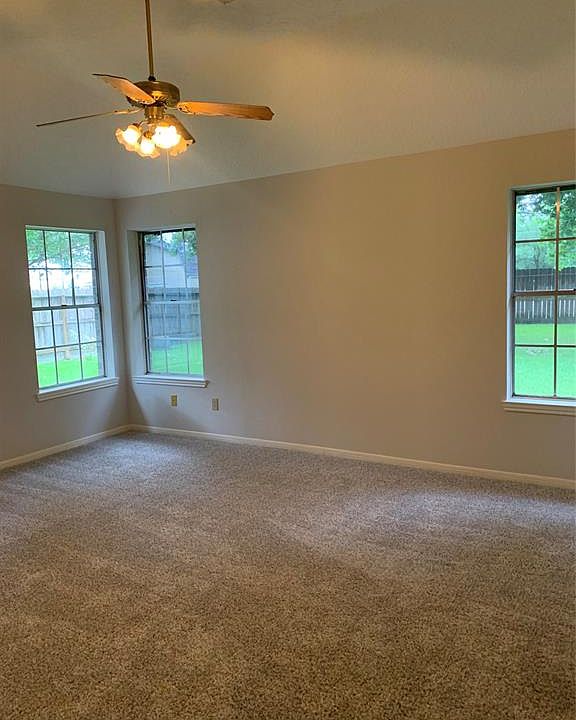 1st image of 7327 Oak Walk Dr