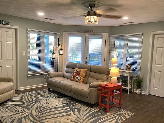 3rd image of 4842 Bay Landing Dr