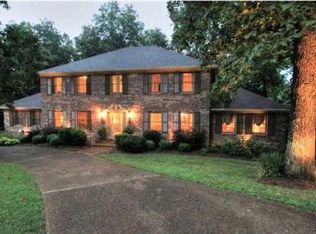 7824 Stonehenge Dr, Chattanooga, TN 37421