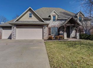 1047 E Gaslight Dr, Springfield, MO 65810