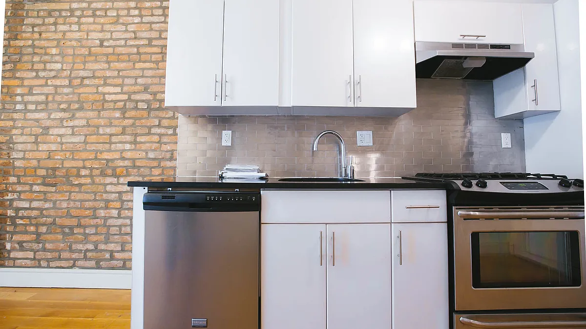 Building Photo - 293 Irving Ave #4F
